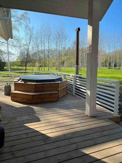 Modern Villa With Sauna & Hot Tub Hiiumaa Εξωτερικό φωτογραφία