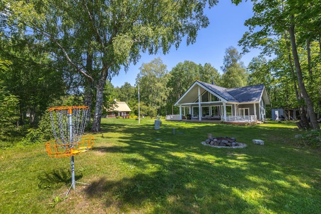 Modern Villa With Sauna & Hot Tub Hiiumaa Εξωτερικό φωτογραφία