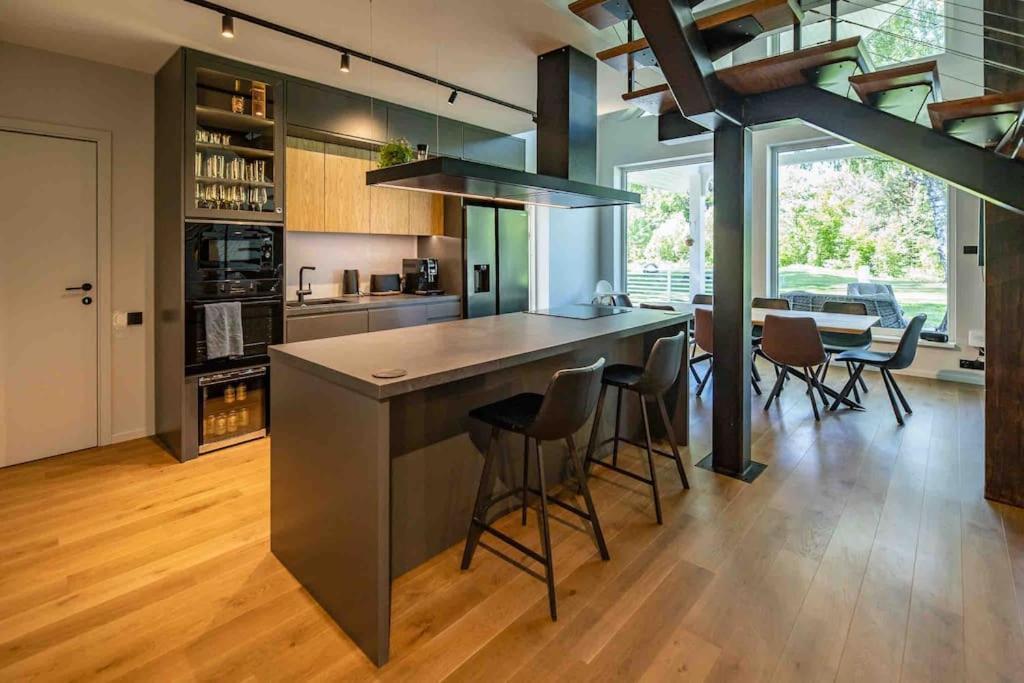 Modern Villa With Sauna & Hot Tub Hiiumaa Εξωτερικό φωτογραφία